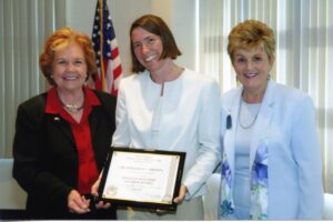 Barb Brents receiving Regents Academic Advisor Award